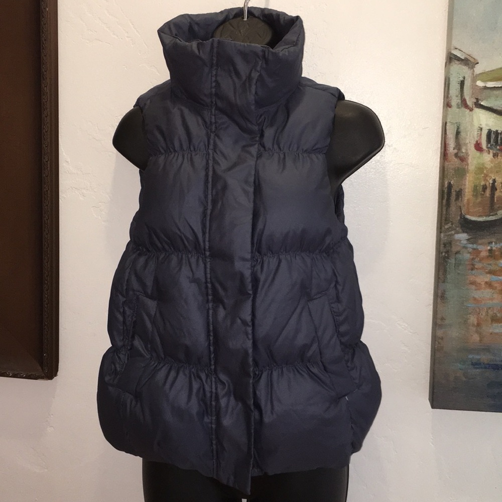 New Gap down puffer vest size small